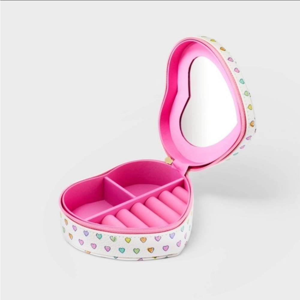 ⌛️expiring⌛️NWT Roller Rabbit x Target Hearts Wave Heart Shaped Jewelry Box - Picture 2 of 3